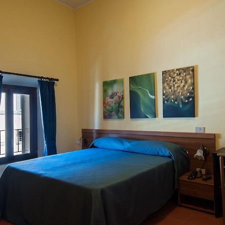 Hotel Capranica Extérieur photo