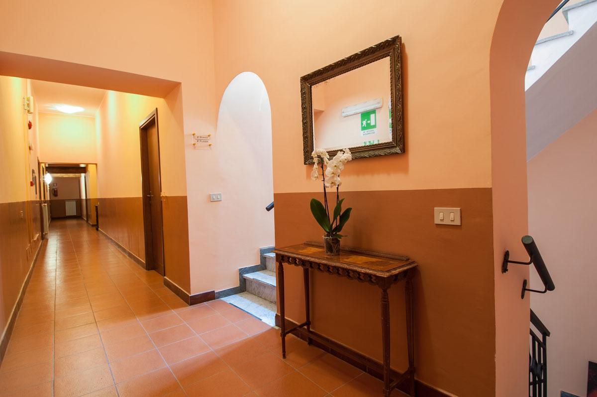 Hotel Capranica Extérieur photo