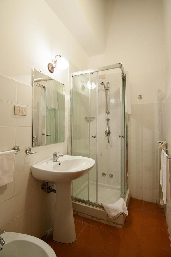 Hotel Capranica Extérieur photo