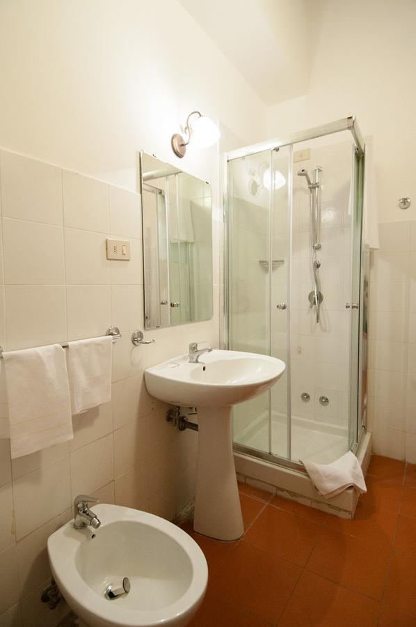 Hotel Capranica Extérieur photo