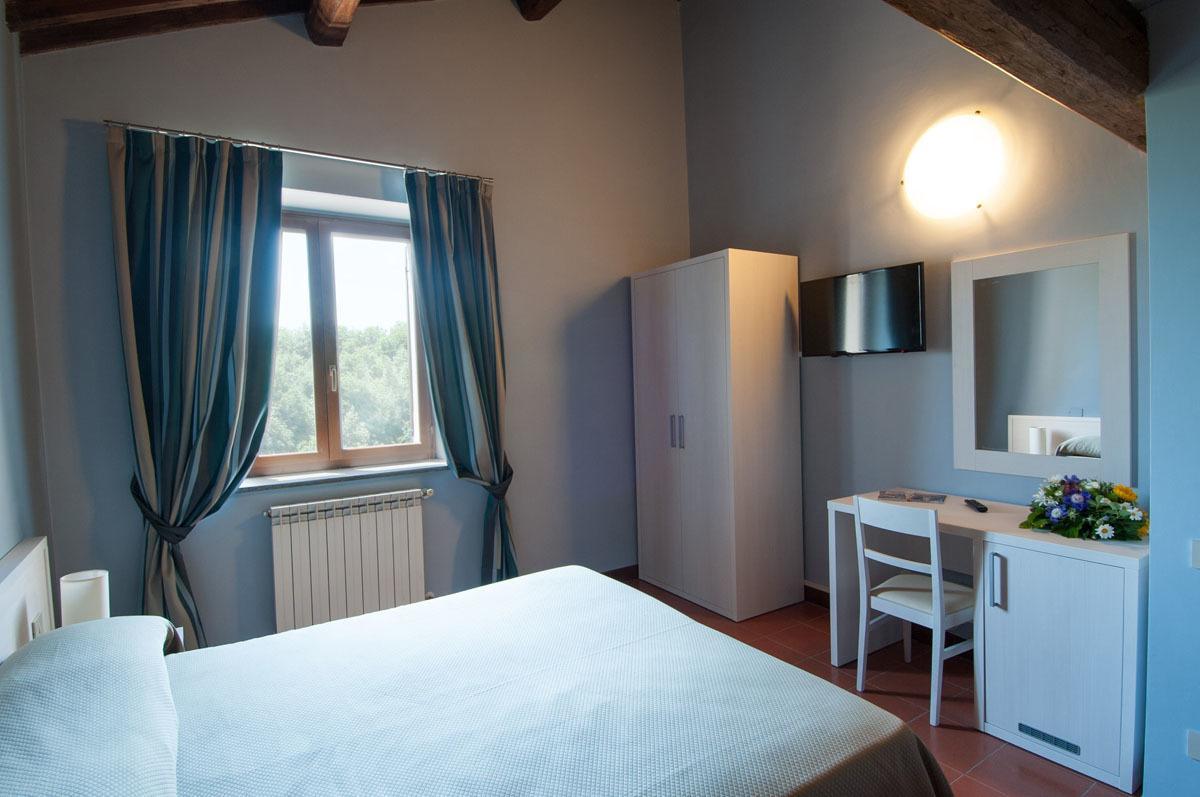 Hotel Capranica Extérieur photo