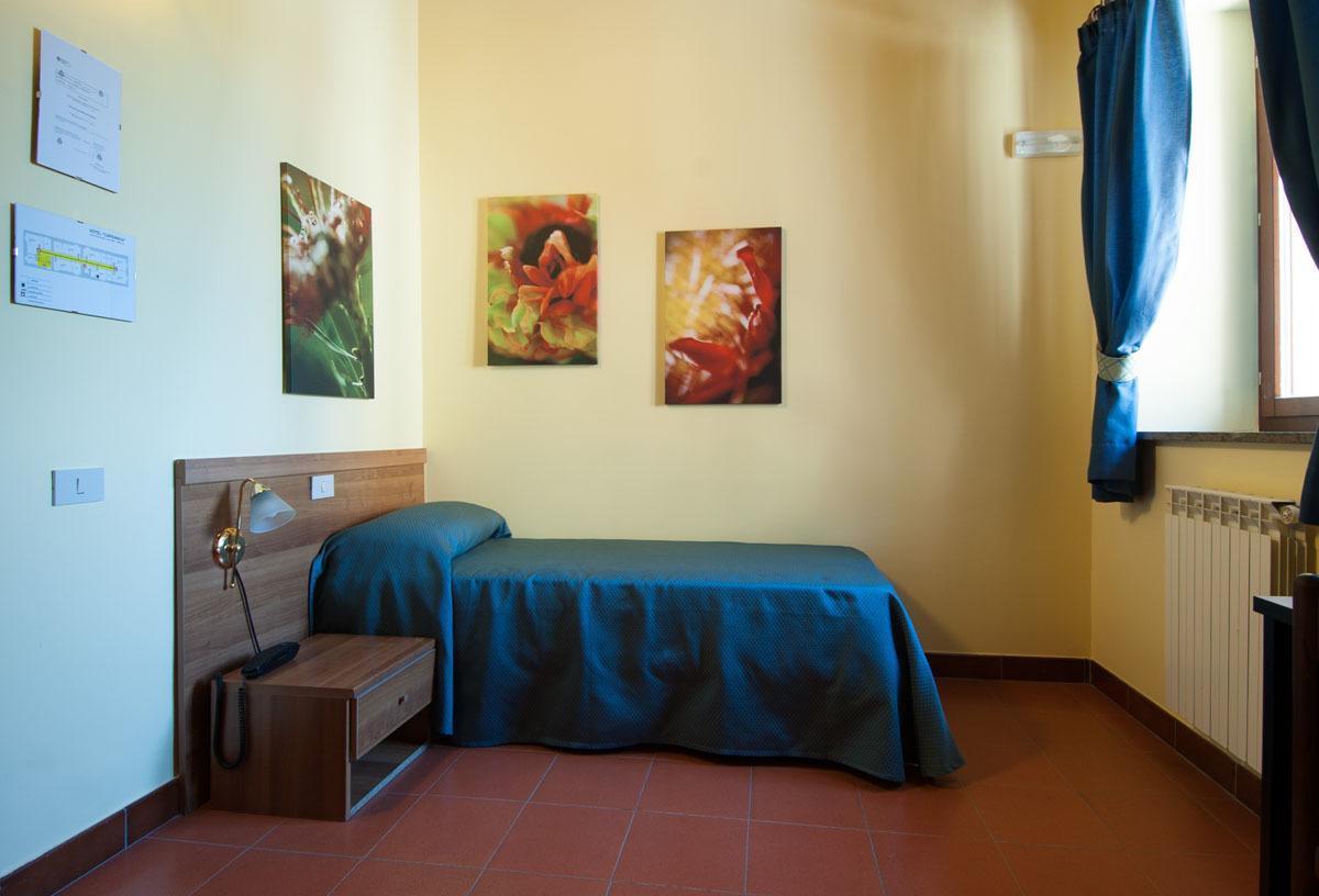Hotel Capranica Extérieur photo