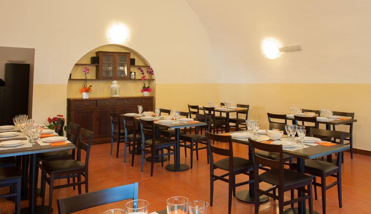 Hotel Capranica Extérieur photo